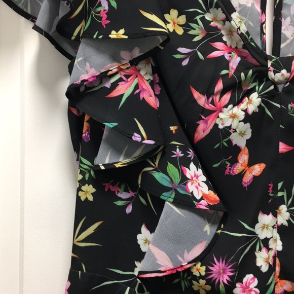 BELLE & SKY floral butterfly ruffle romper, sz S - Picture 2 of 4